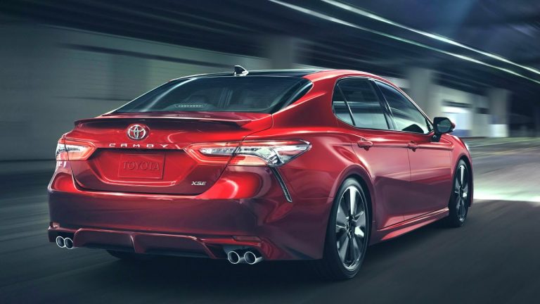 192018 Toyota Camry XSE Features Specfication Review Price