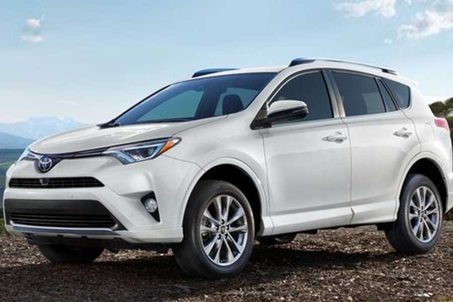 2018-Toyota-RAV4-Hybrid in Best Used Hybrid Suv Under 20000