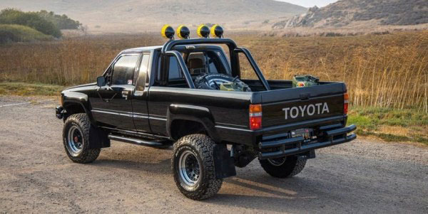 THIS ‘BACK TO THE FUTURE UTE IS THE COOLEST CAR