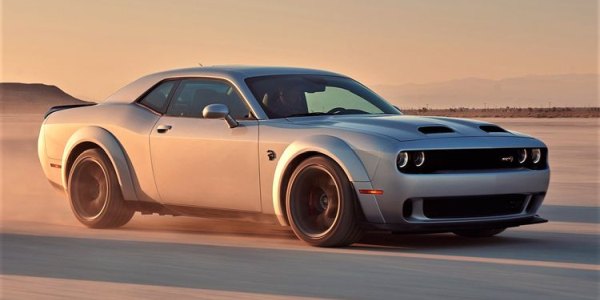 The 10 Most Ridiculously Power-to-Weight Ratio American Sports Cars