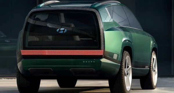 Hyundai Seven Concept Revealed: 300-Plus-Mile Range, No Steering Wheel